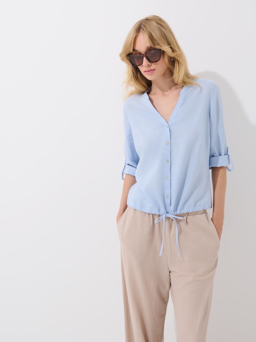 Błękitna bluzka z wiskozy i lnu