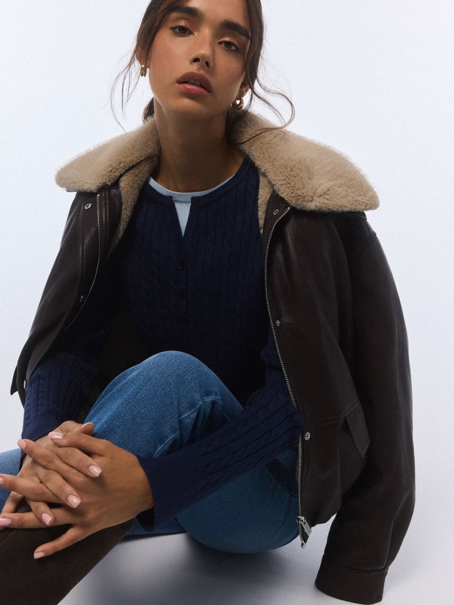 Szary sweter z wiskozą