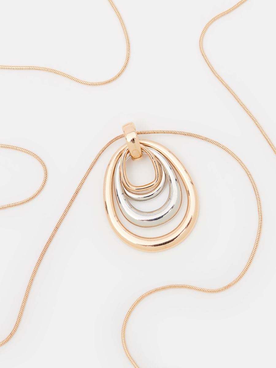 Długi naszyjnik z zawieszką