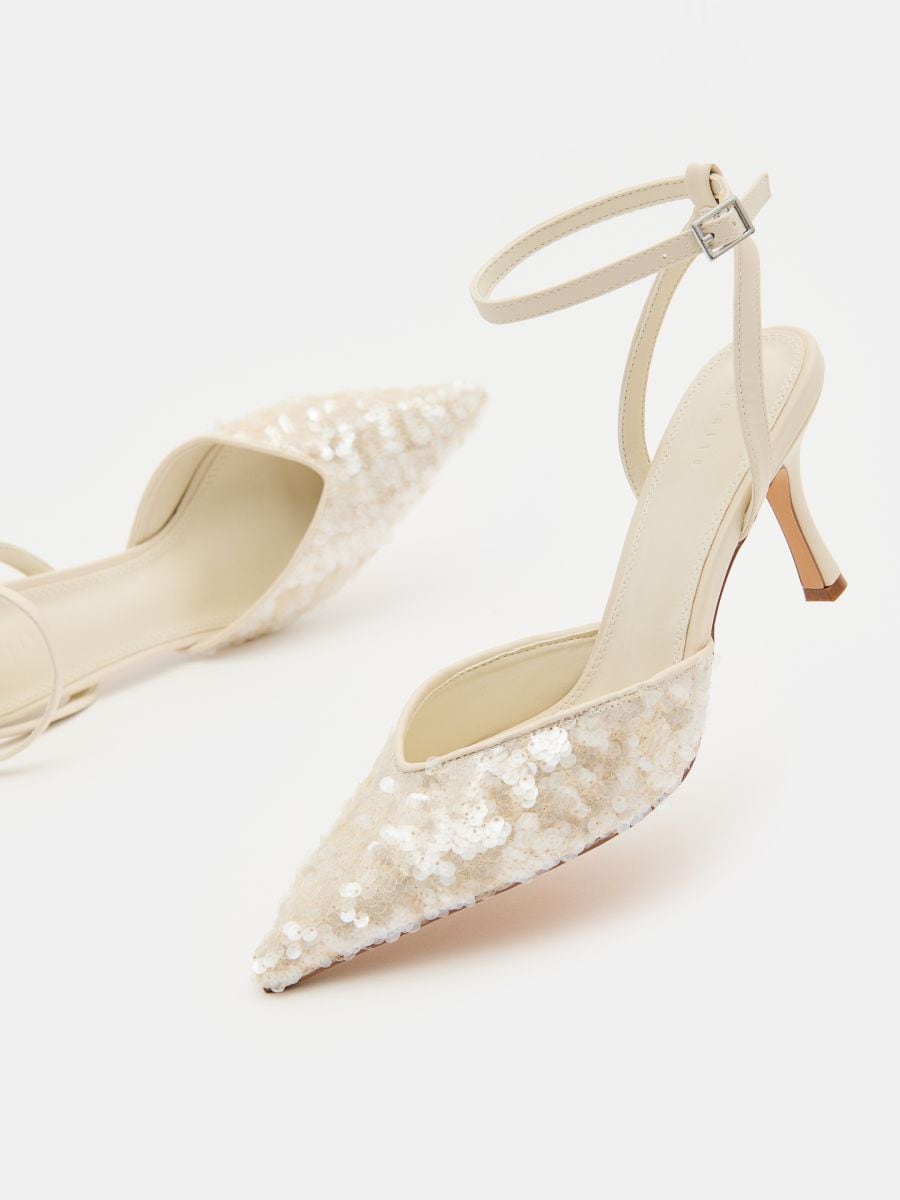 Czółenka na szpilce