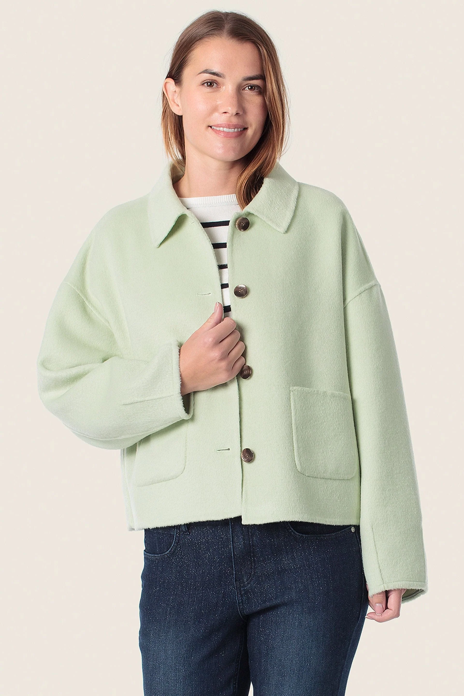 Kurzer Wollmantel mit Patch Taschen