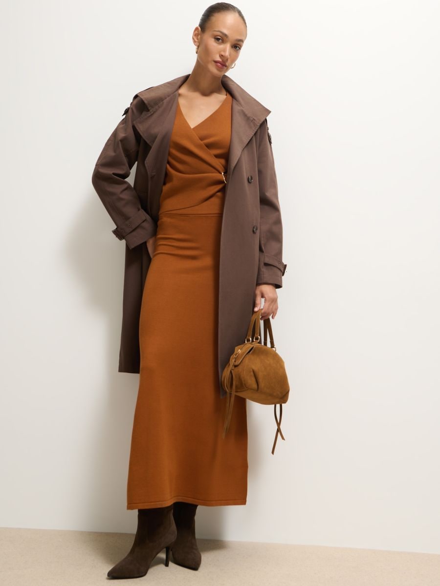 Swetrowa czarna spódnica midi