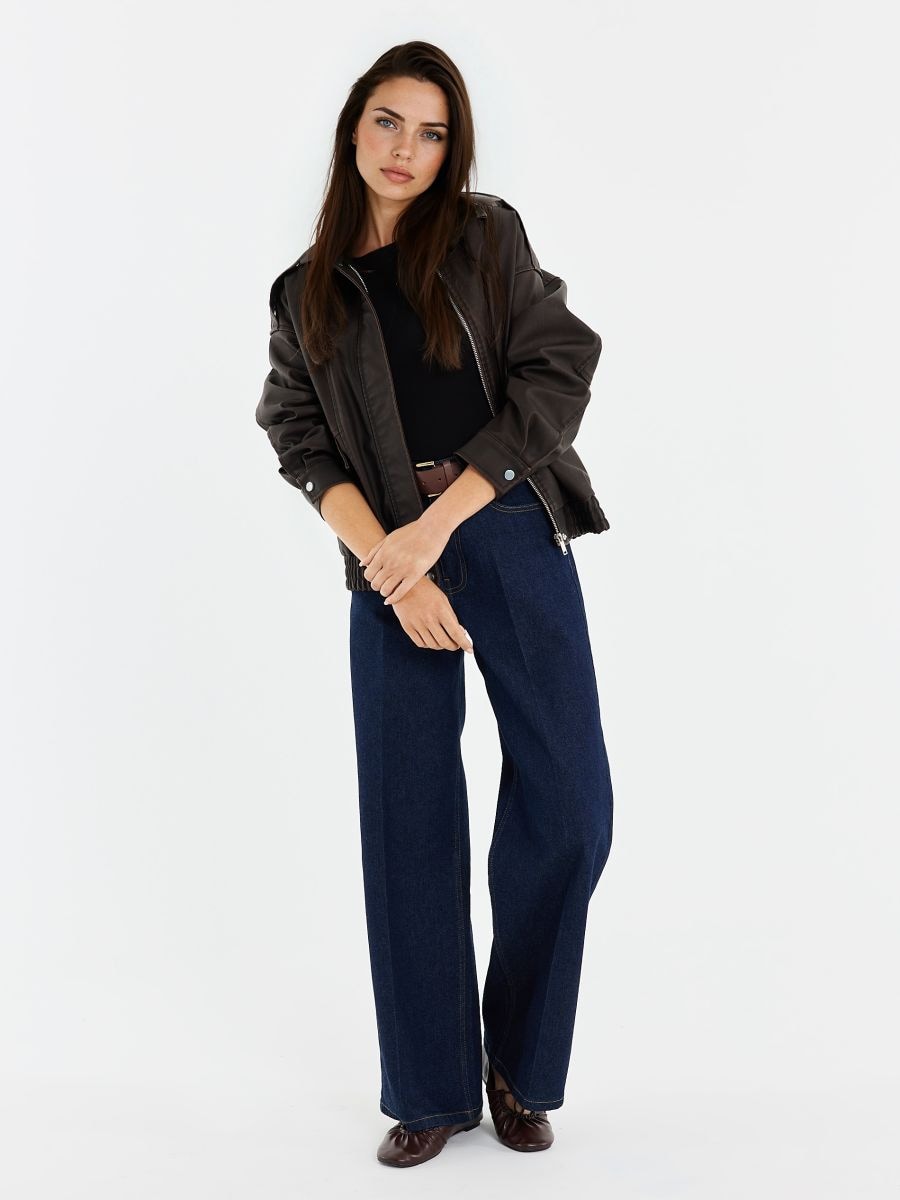 Dopasowany czarny top