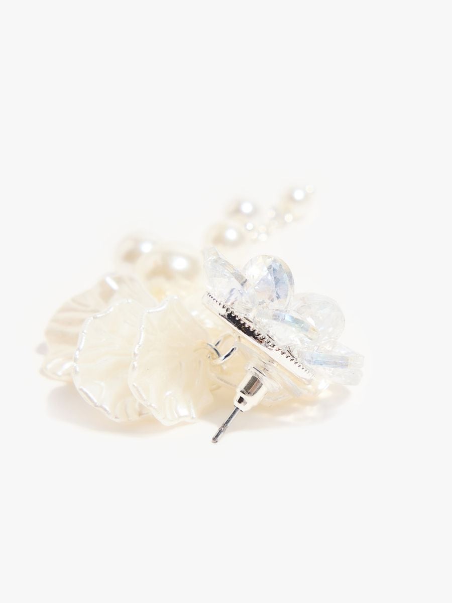 Długie ozdobne kolczyki