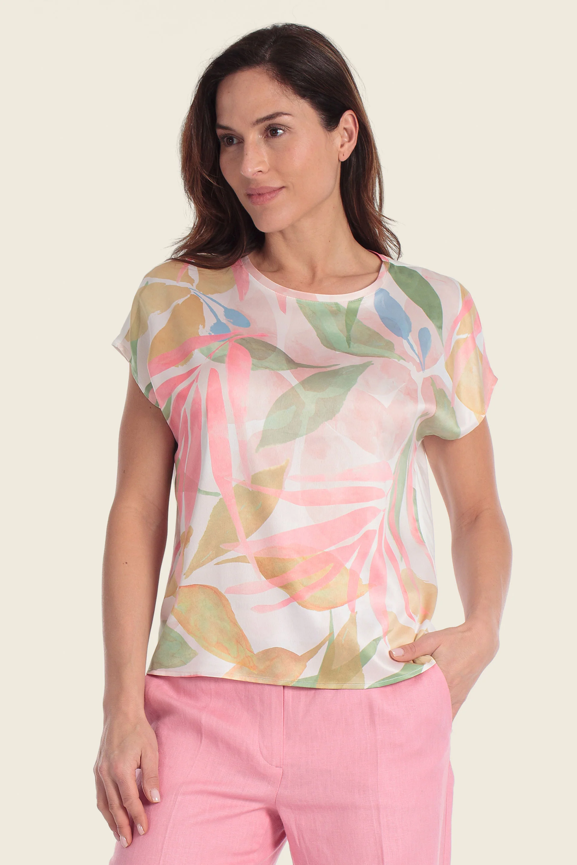 Bedrucktes T-Shirt aus Viskosemischgewebe mit tropischem Design