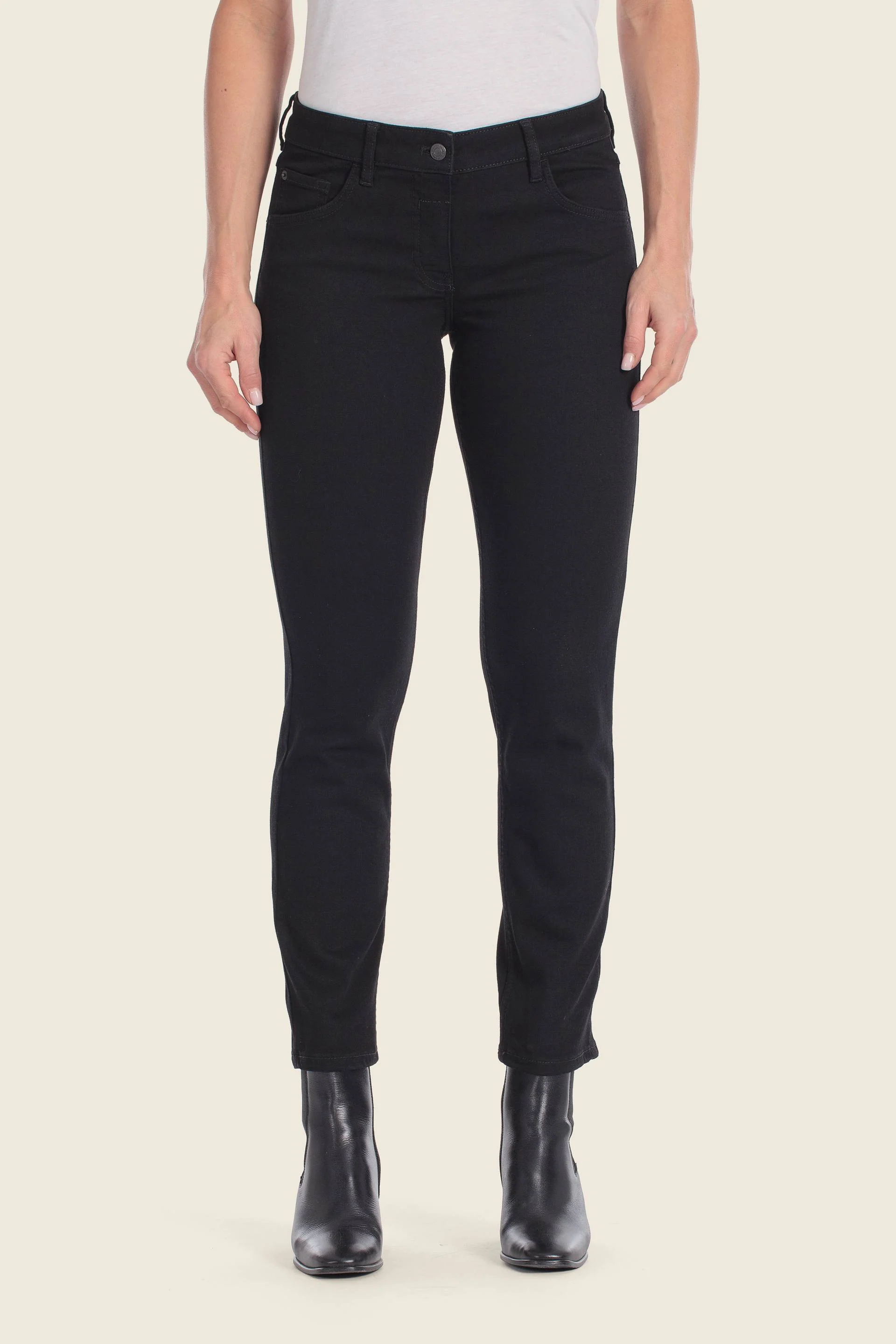 Jeans in verschiedenen Tönen