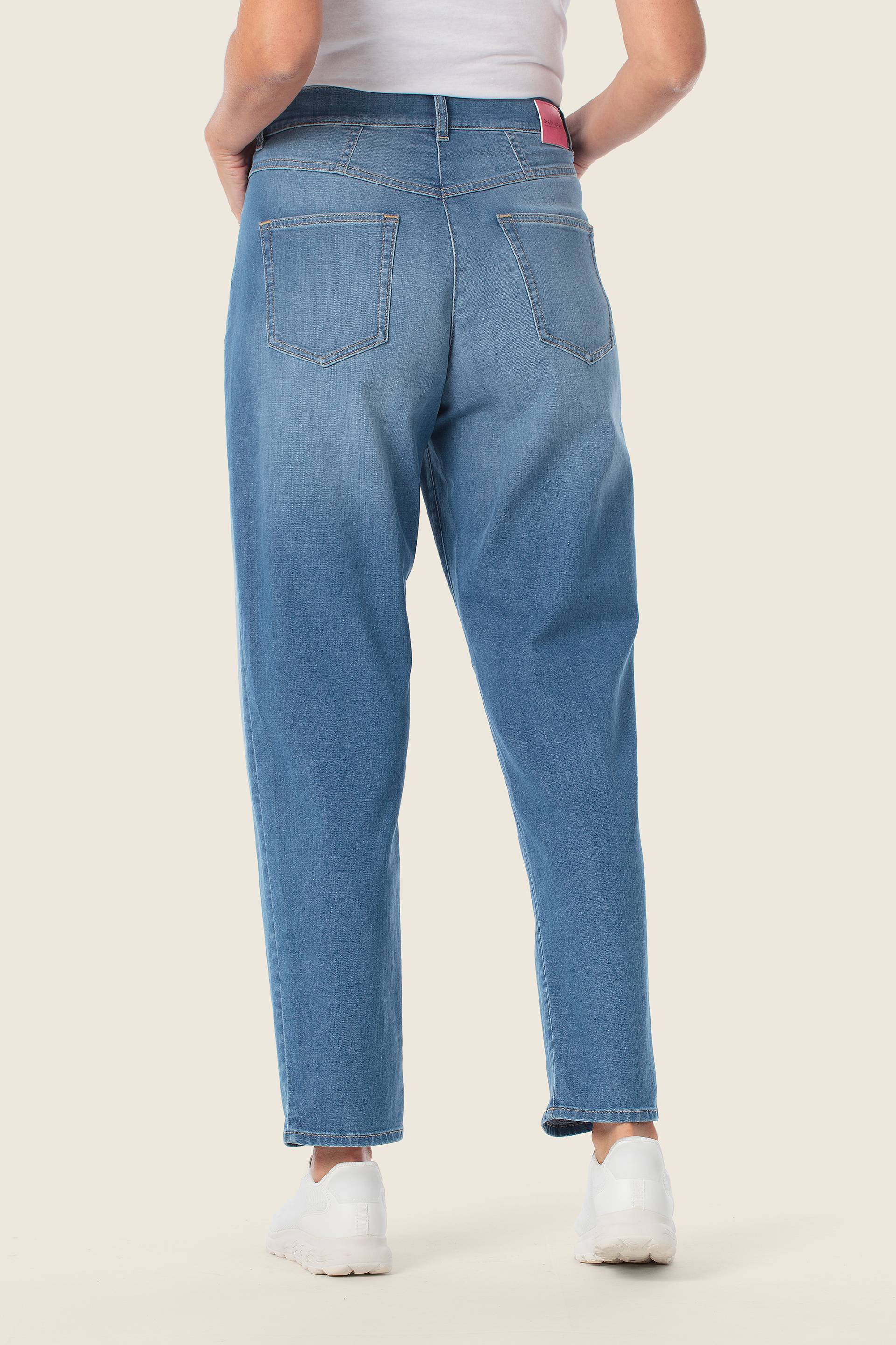 Jeans mit moderner Barrel-Passform
