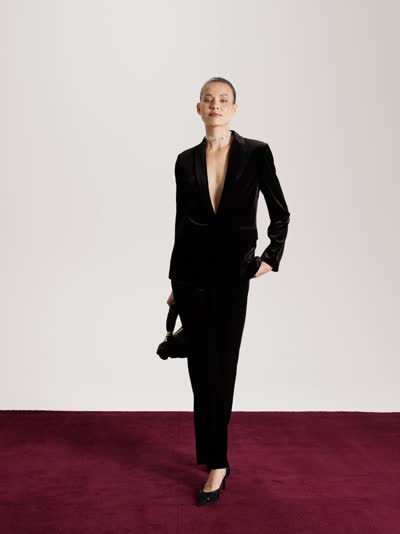 Welurowa czarna marynarka