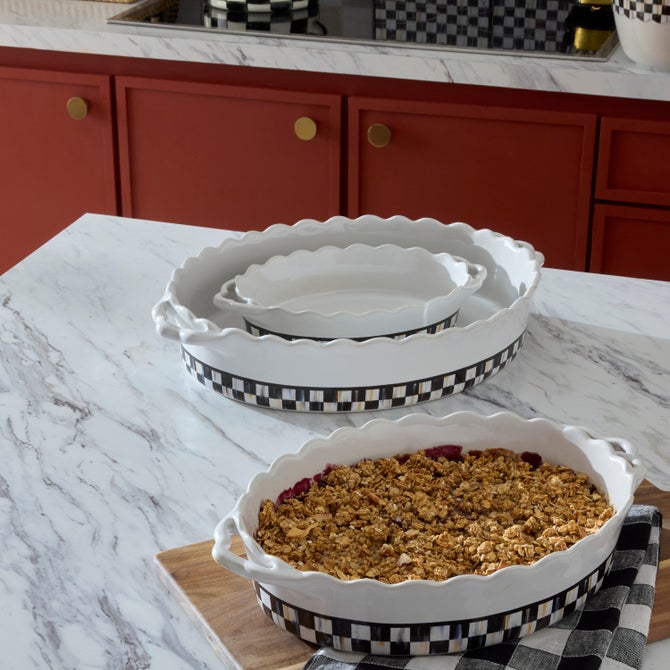 Courtly Check Everyday Small Oval Baker