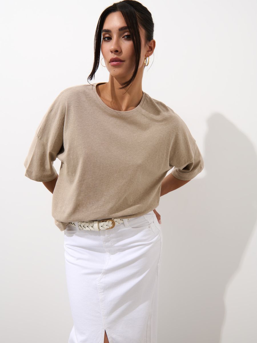 Beżowy t-shirt z bawełny i lnu