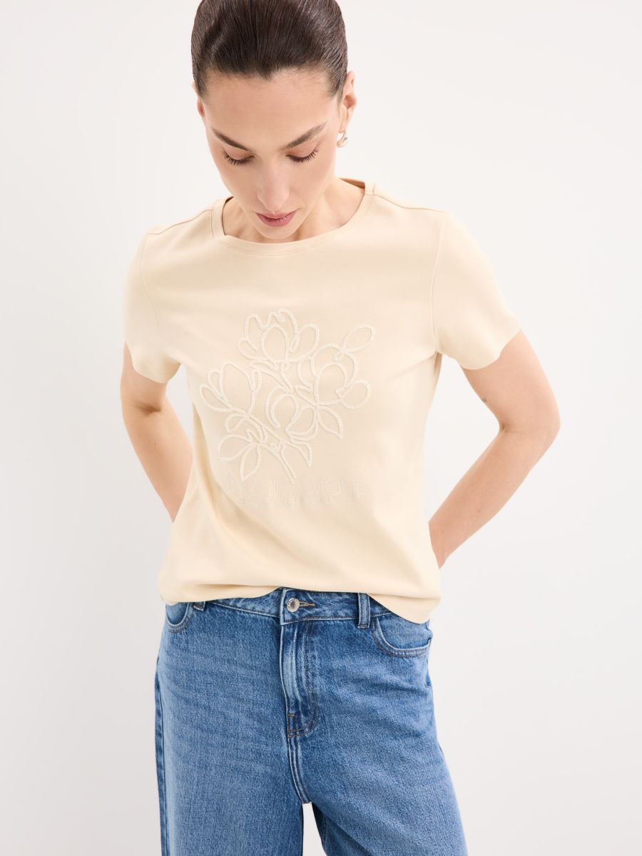 T-shirt z aplikacją