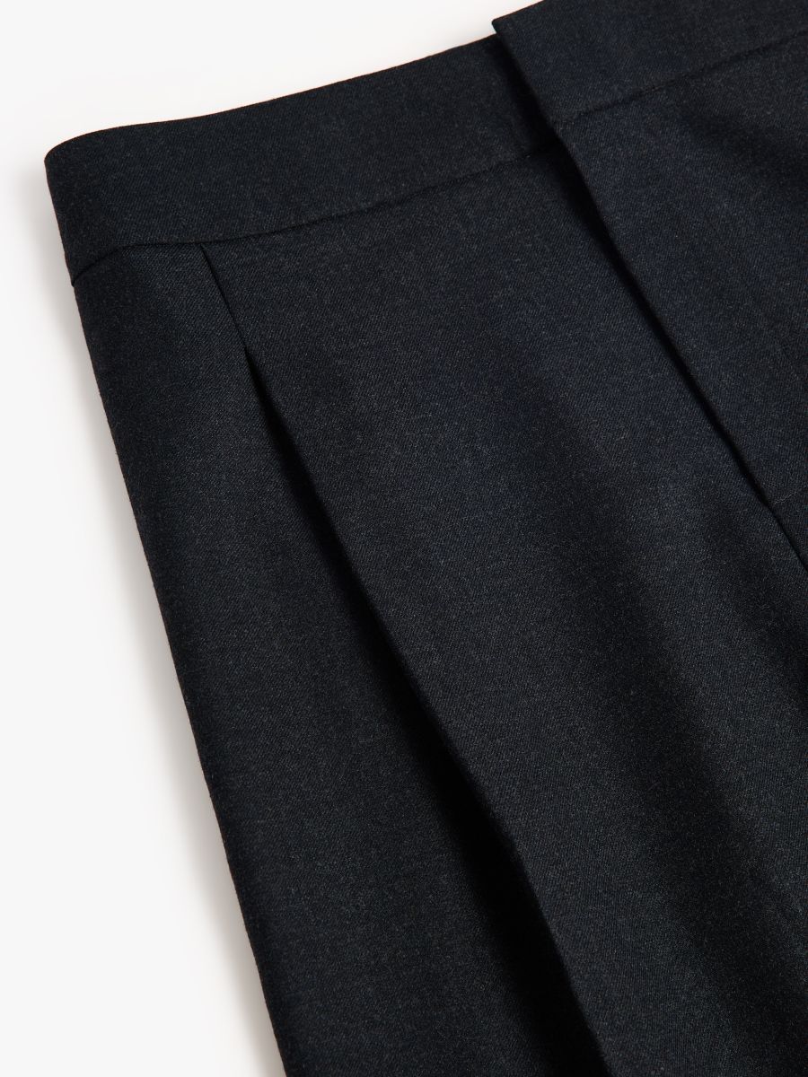 Spodnie z wysokim stanem