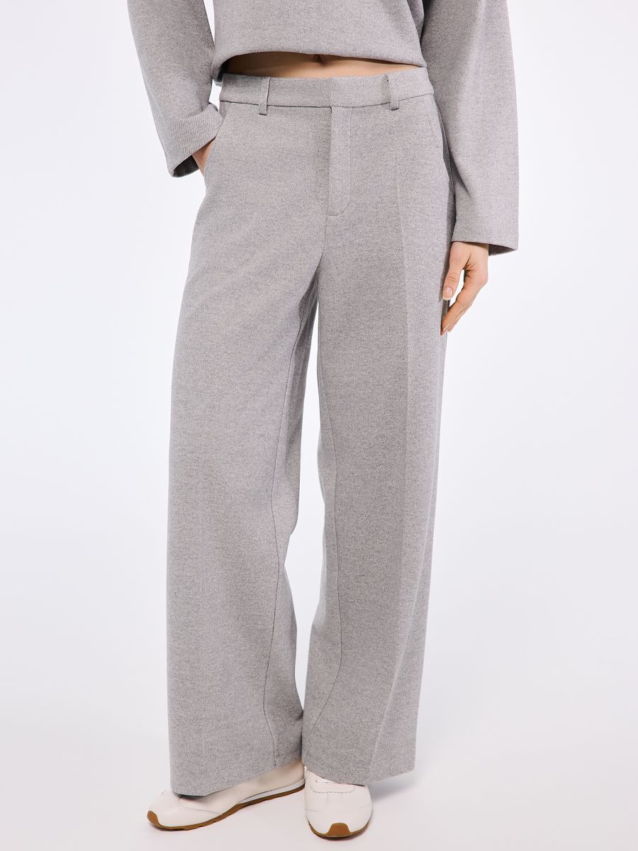 Szare spodnie z szeroką nogawką