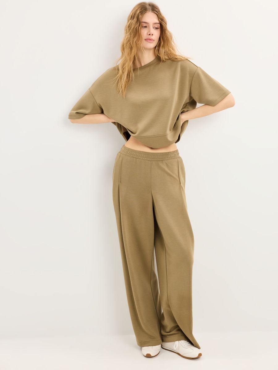 T-shirt boxy z modalem