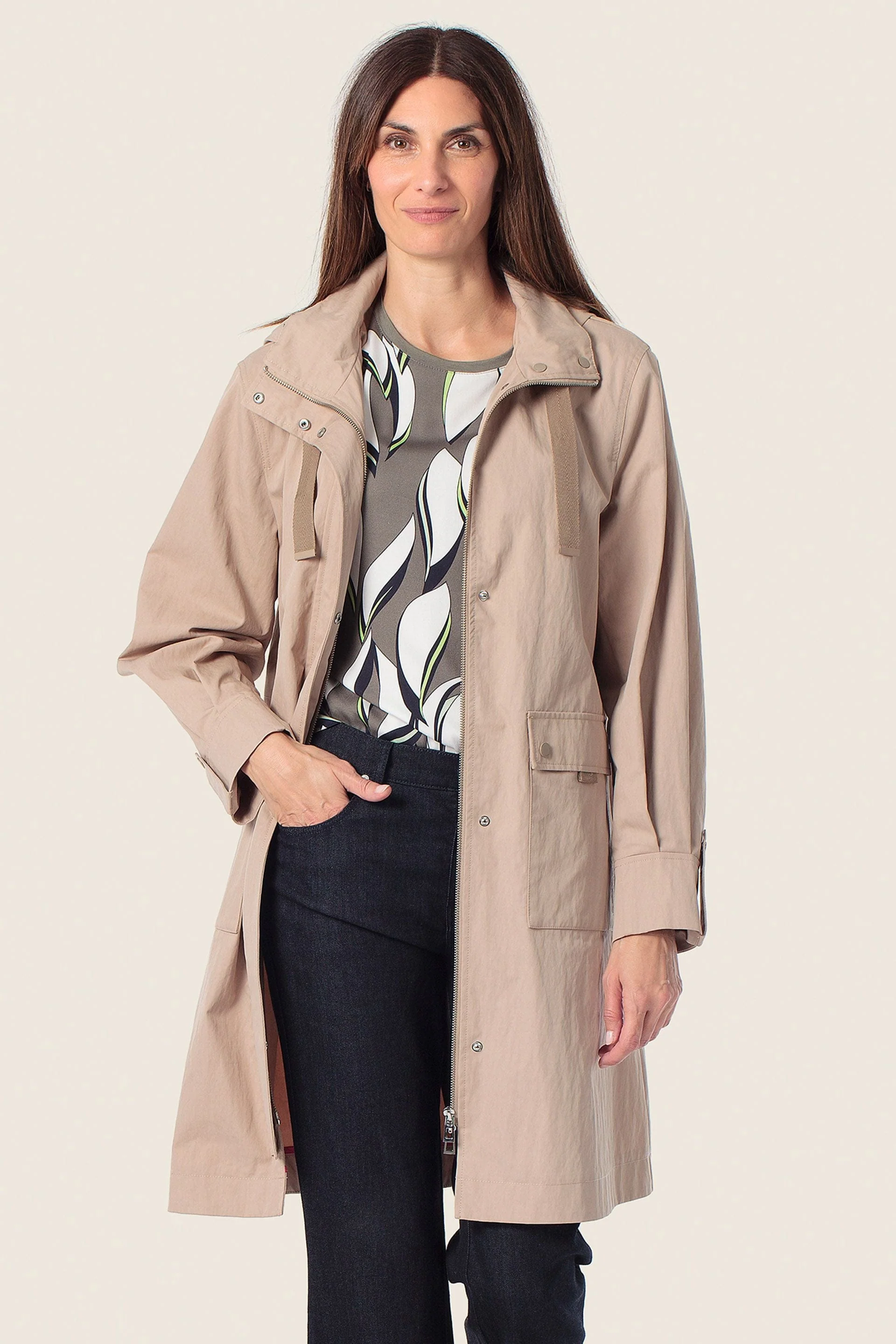 Trenchcoat mit abnehmbarer Kapuze