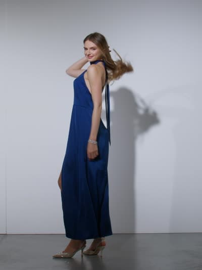 Sukienka maxi z dekoltem halter