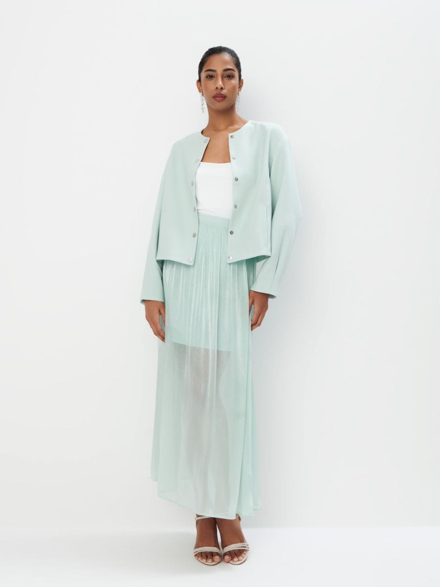 Marynarka z ozdobnymi guzikami