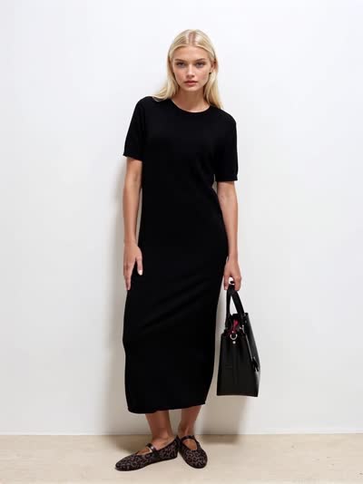 Dzianinowa sukienka midi z wełną