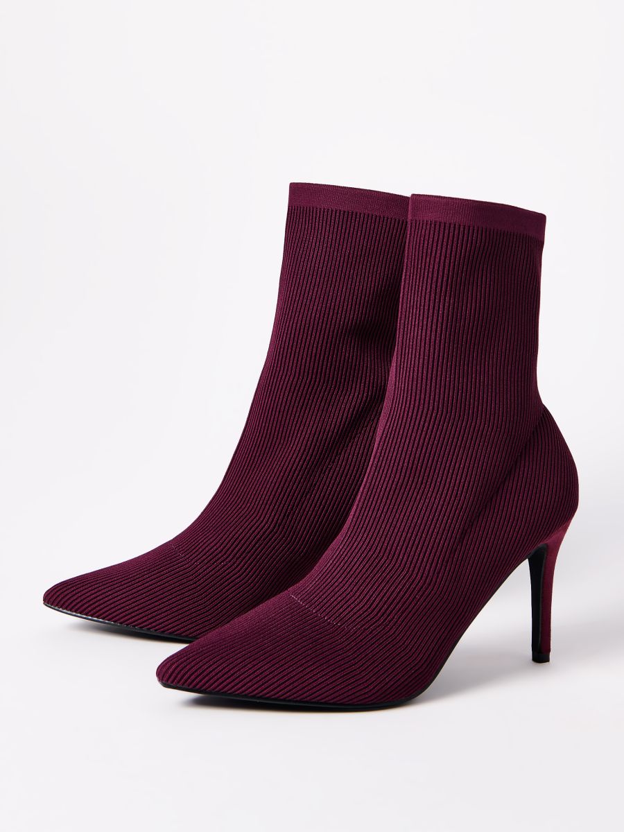 Bordowe botki na szpilce