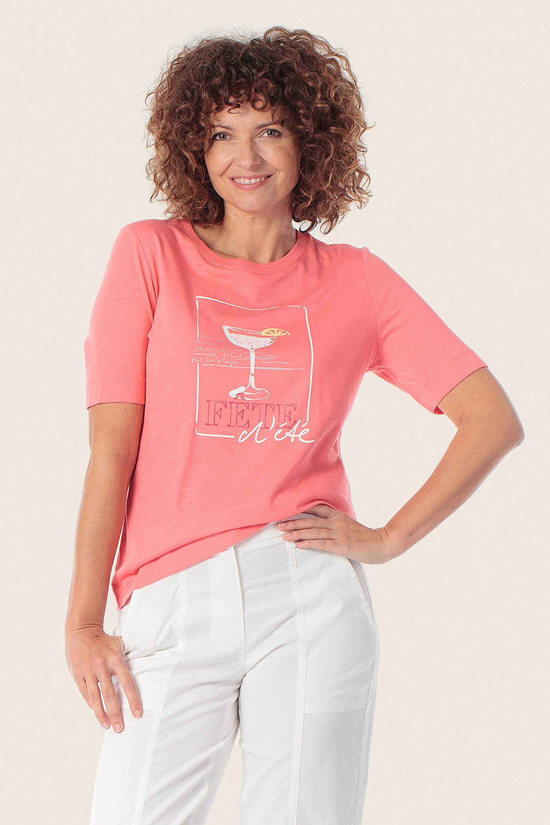 Bedrucktes T-Shirt mit Cocktailmotiv