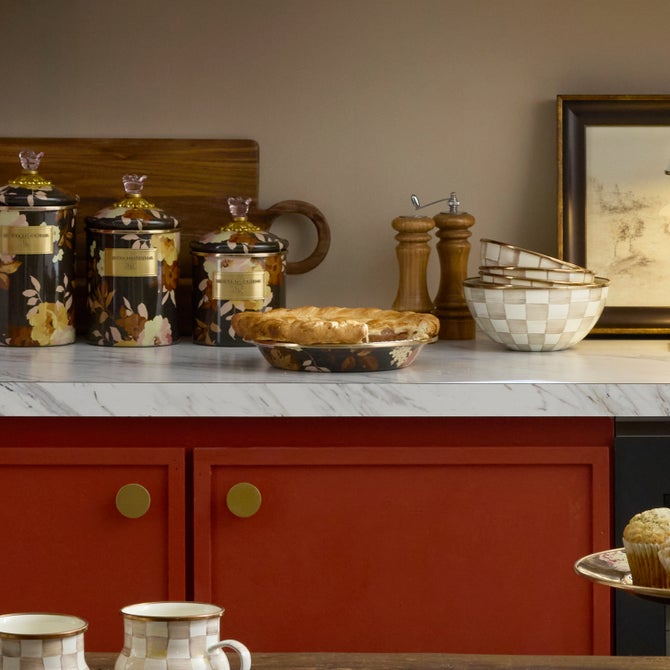 Wild Rose Brown Pie Plate