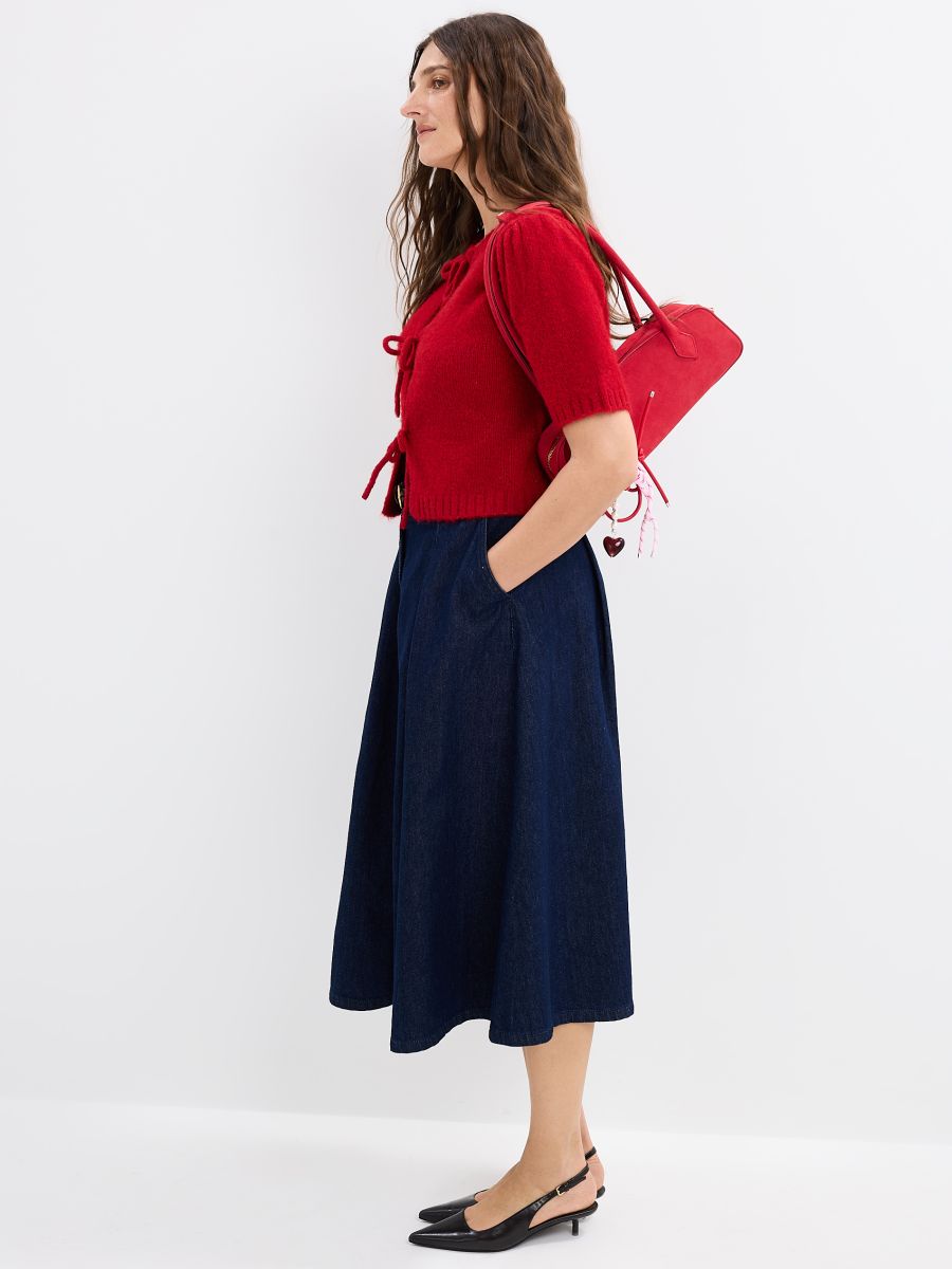 Sweter z wiązaniami