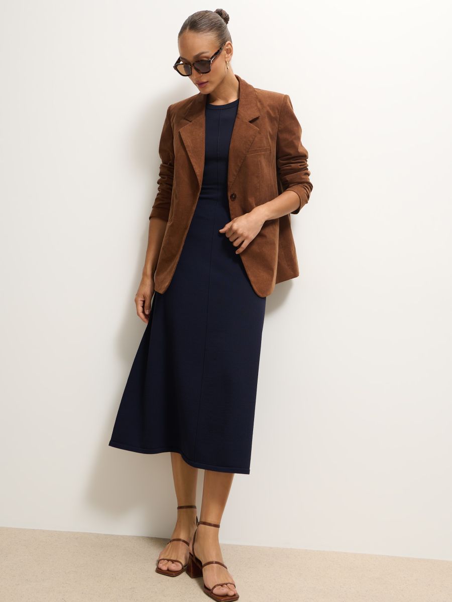 Swetrowa granatowa sukienka midi