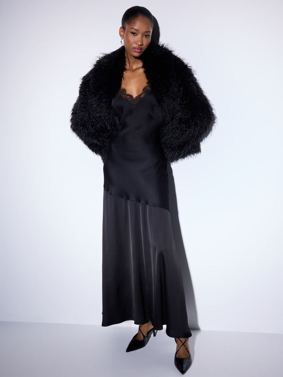 Satynowa sukienka maxi