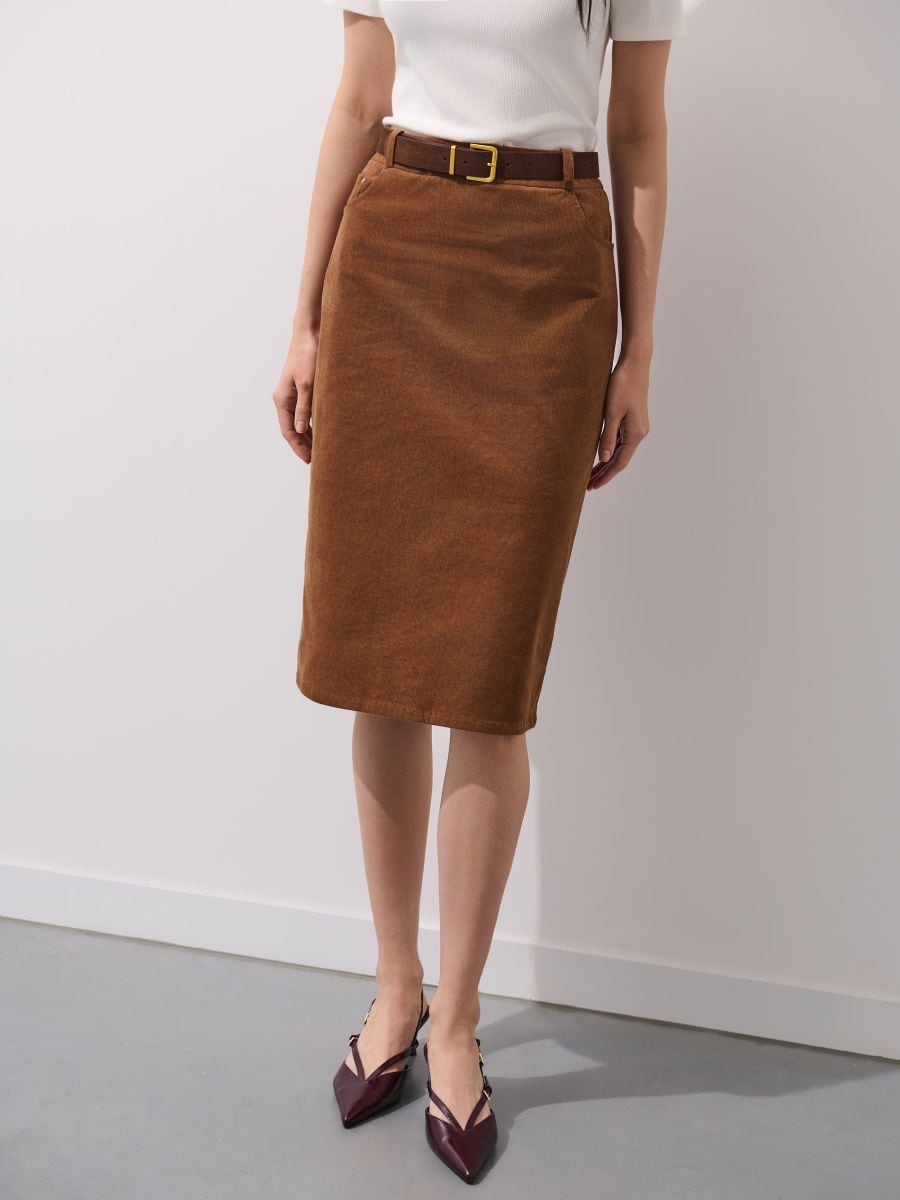 Brązowa spódnica midi z paskiem