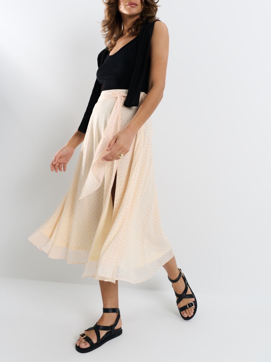 Spódnica midi z rozcięciem