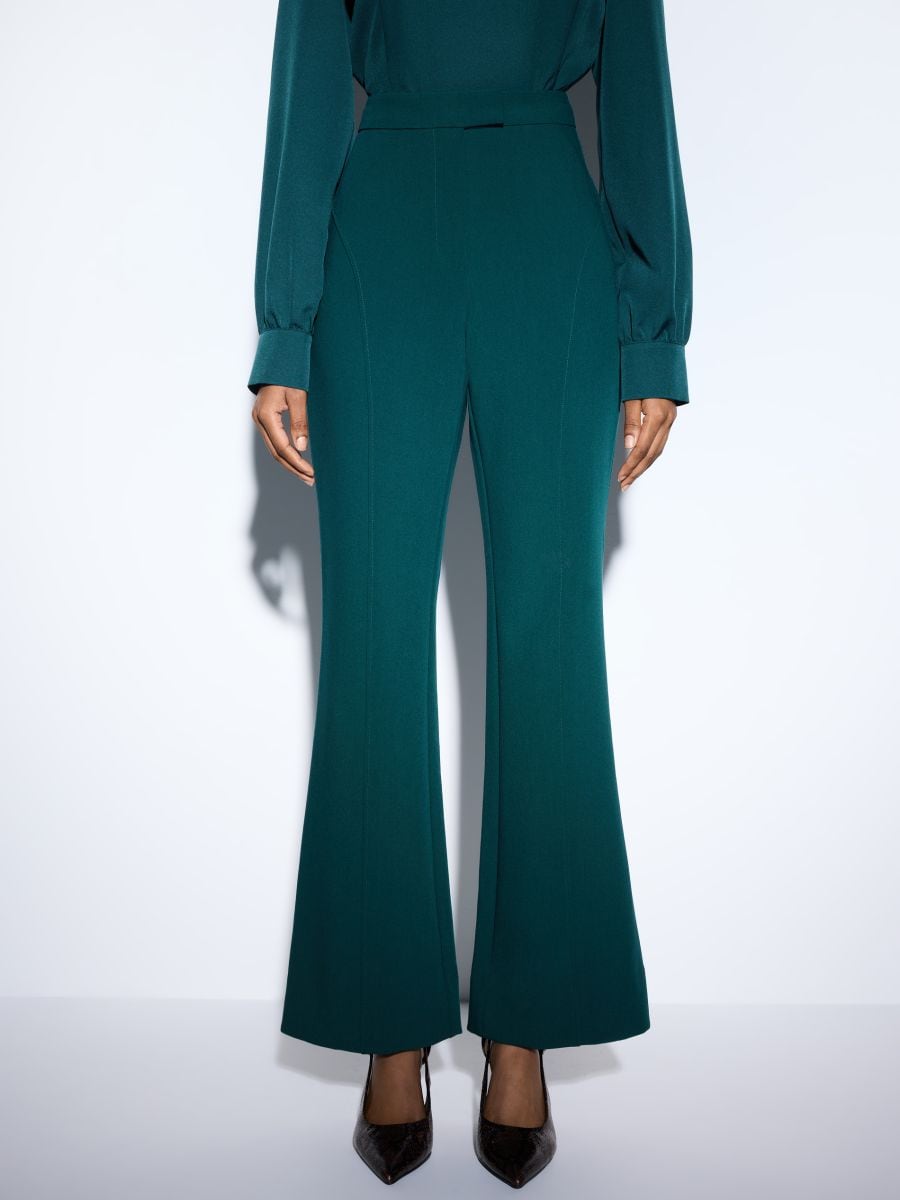 Zielone spodnie flare