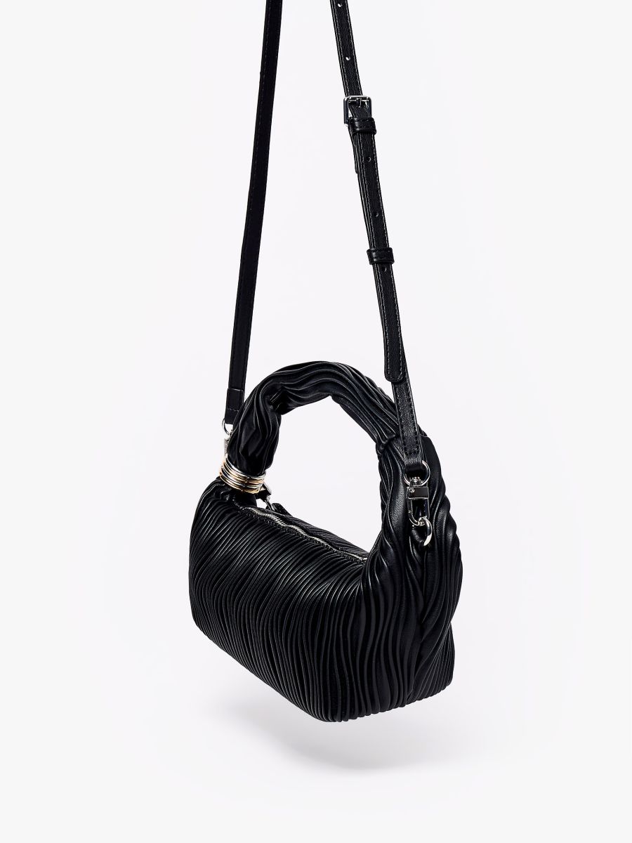 Torebka z ozdobnym elementem