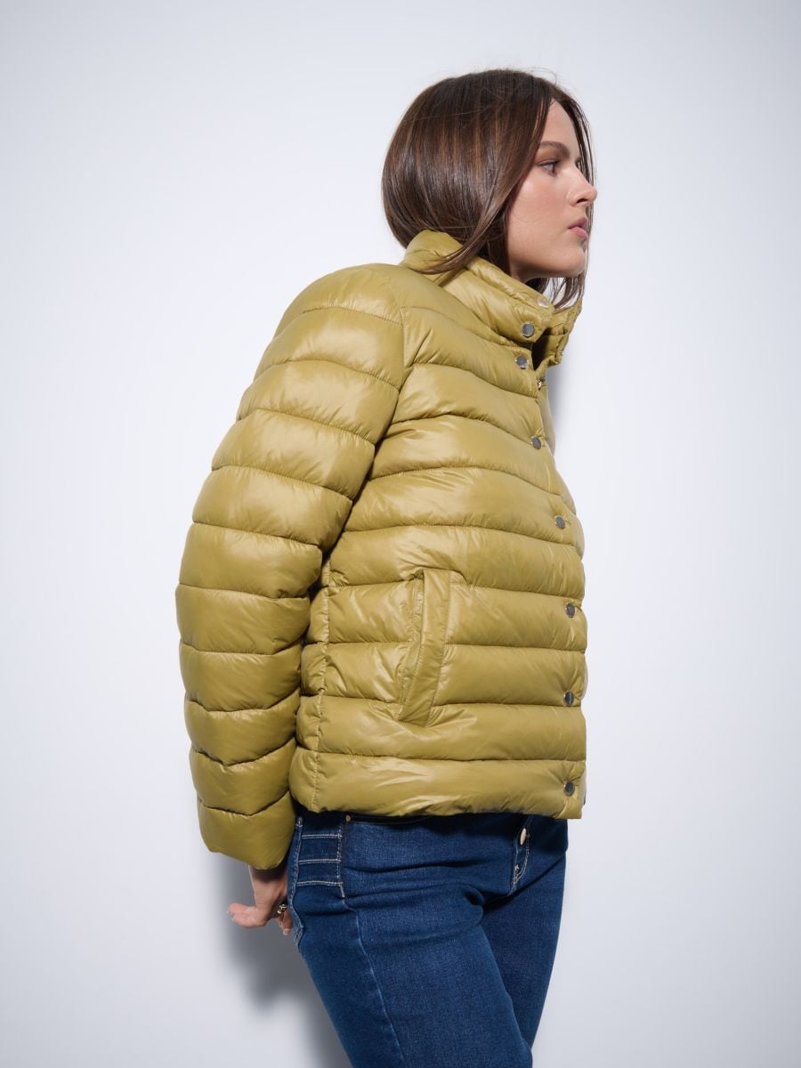 Pikowana beżowa kurtka