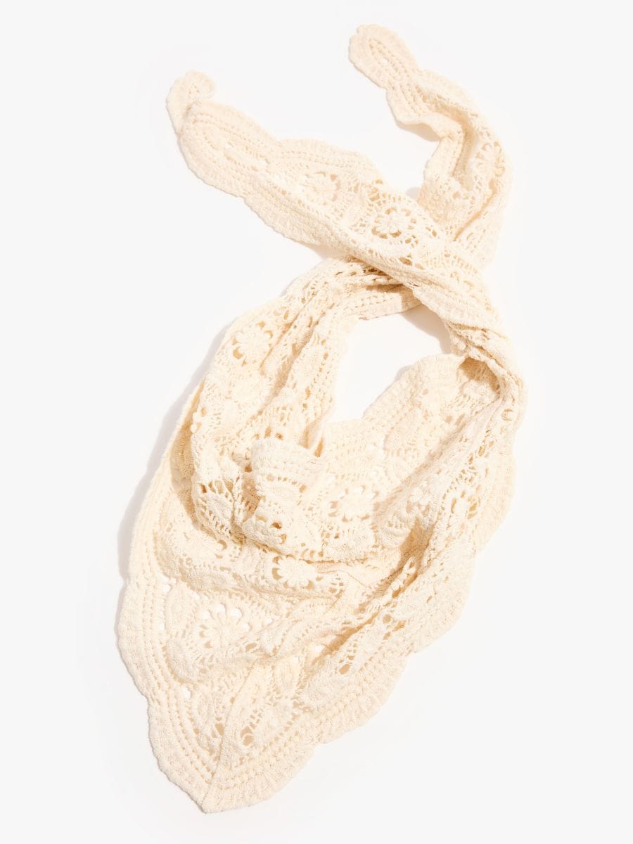 Ażurowa czekoladowa chusta