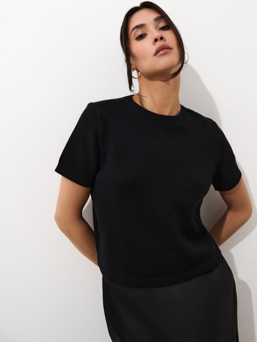 Bawełniany czarny sweter z krótkim rękawem