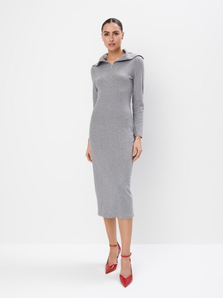 Dzianinowa czarna sukienka midi