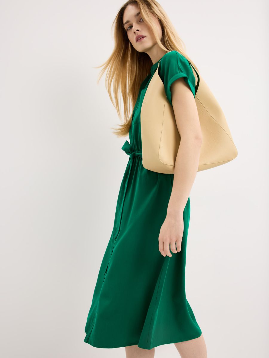 Zielona szmizjerka midi z dodatkiem lyocellu