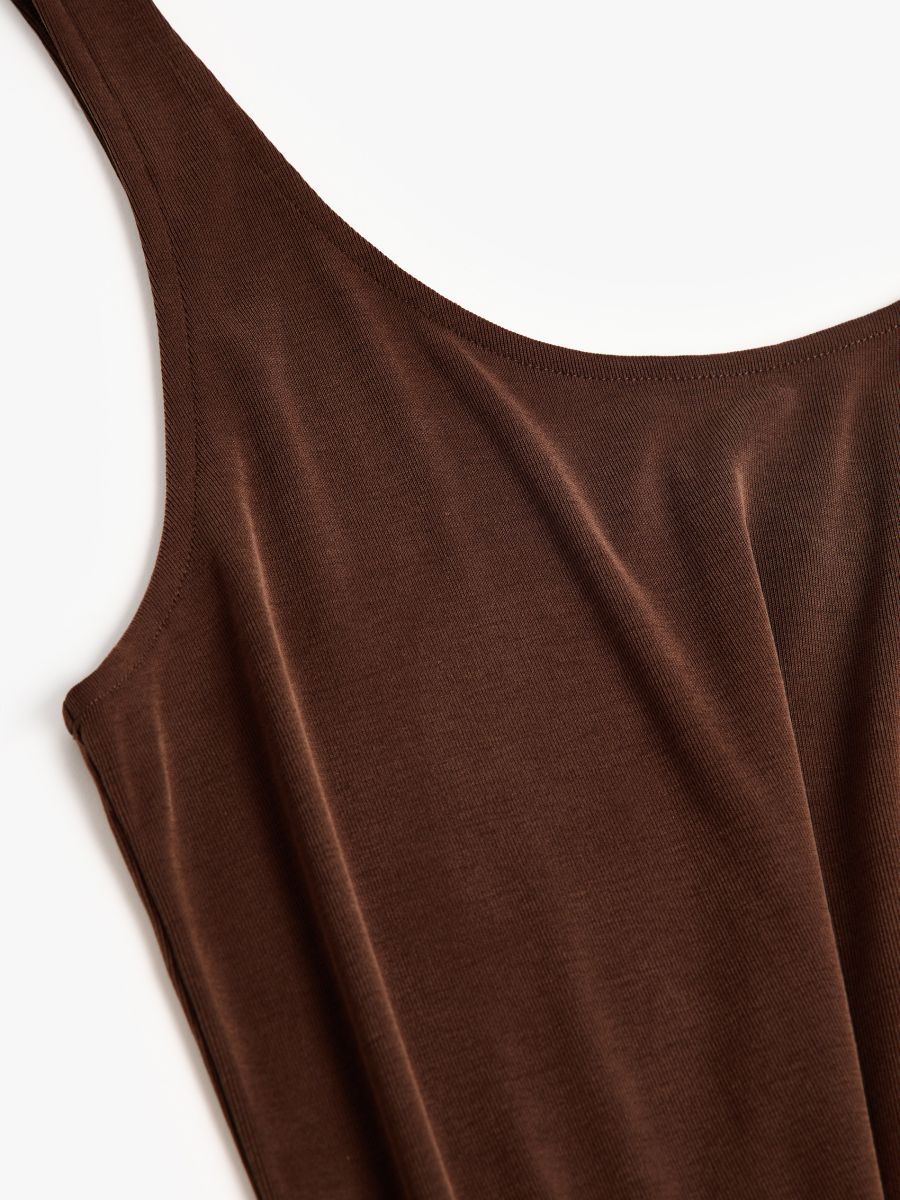 Sukienka maxi na ramiączkach