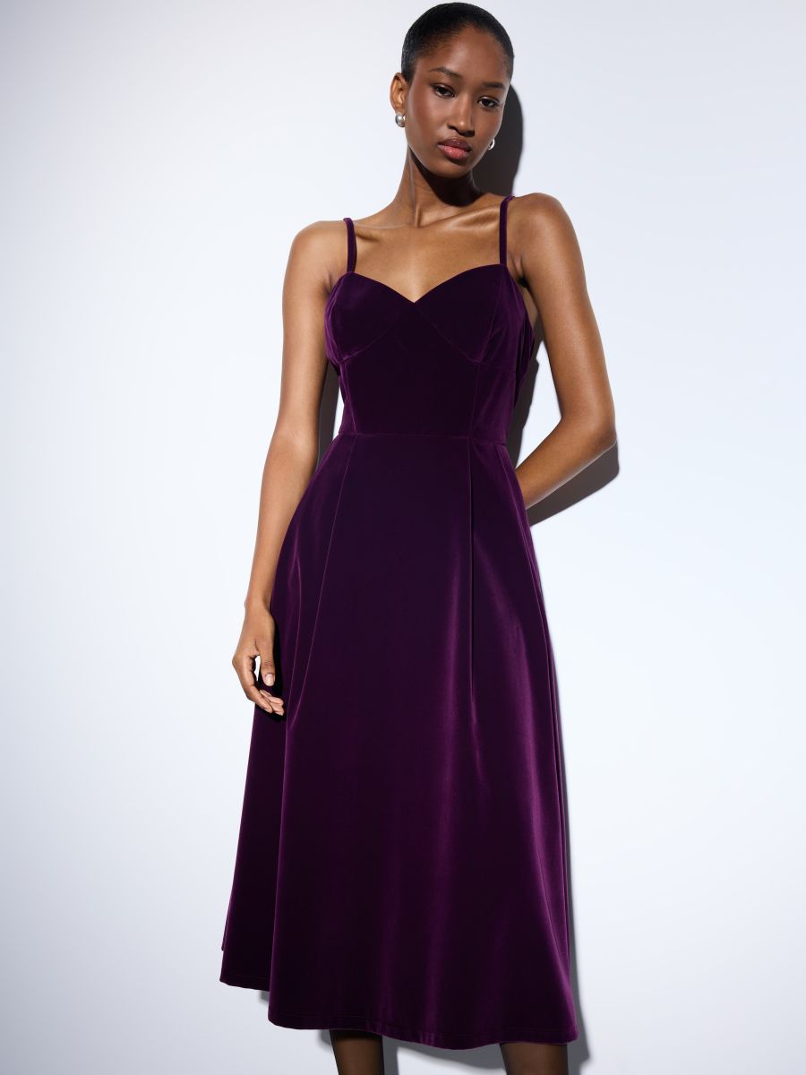 Welurowa sukienka midi