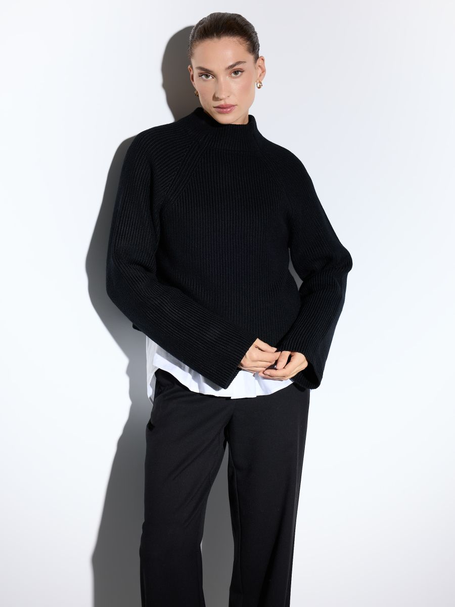 Czarny sweter z wiskozą