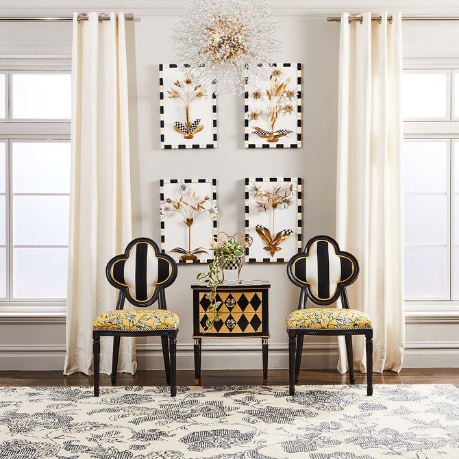 Queen Bee Outdoor Dining Chair