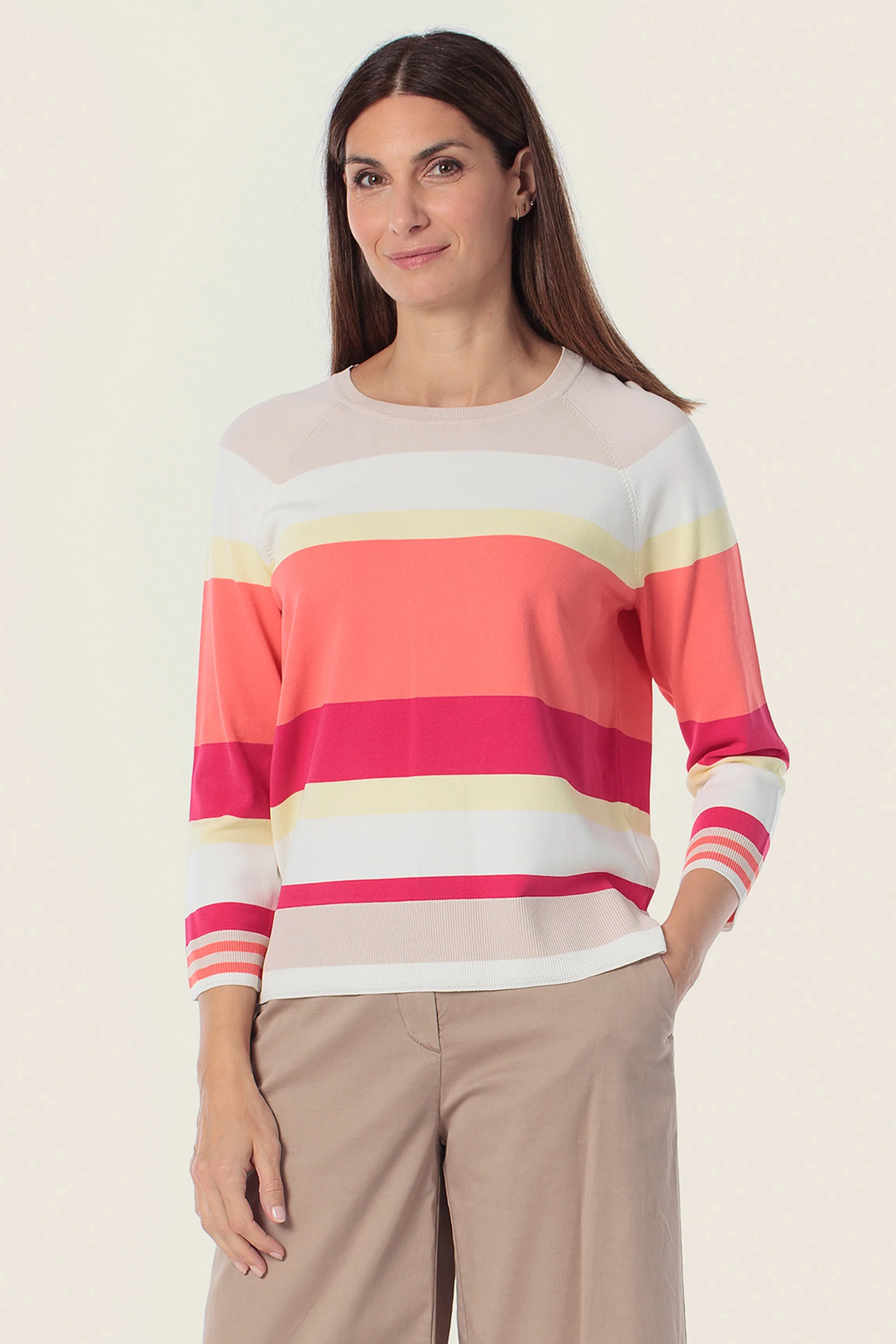 Gestreifter Feinstrickpullover