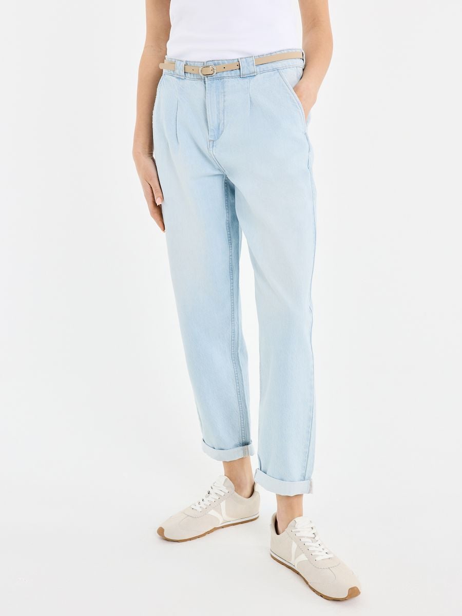 Jeansy chino slim z paskiem