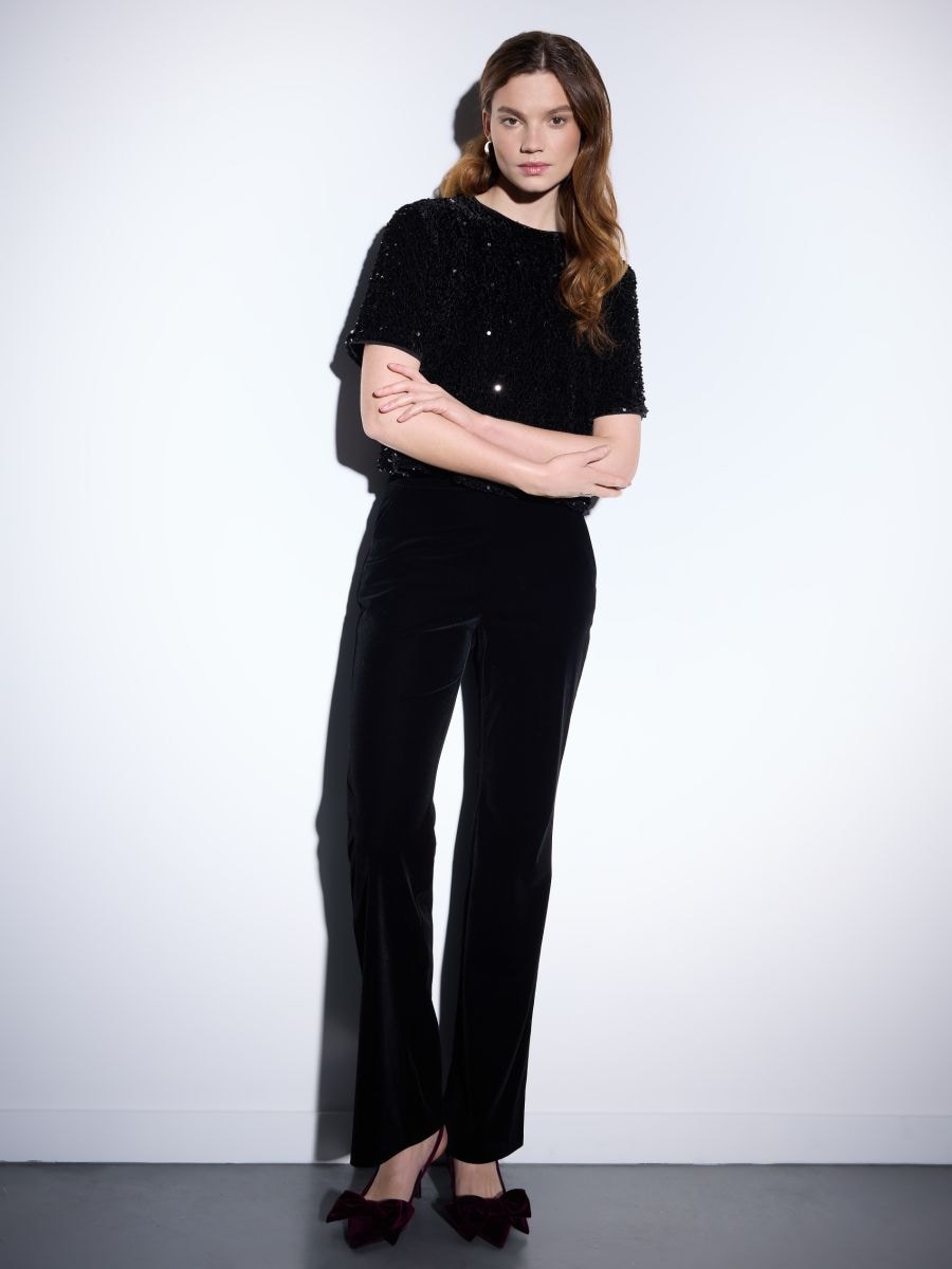 Cekinowa czarna bluzka