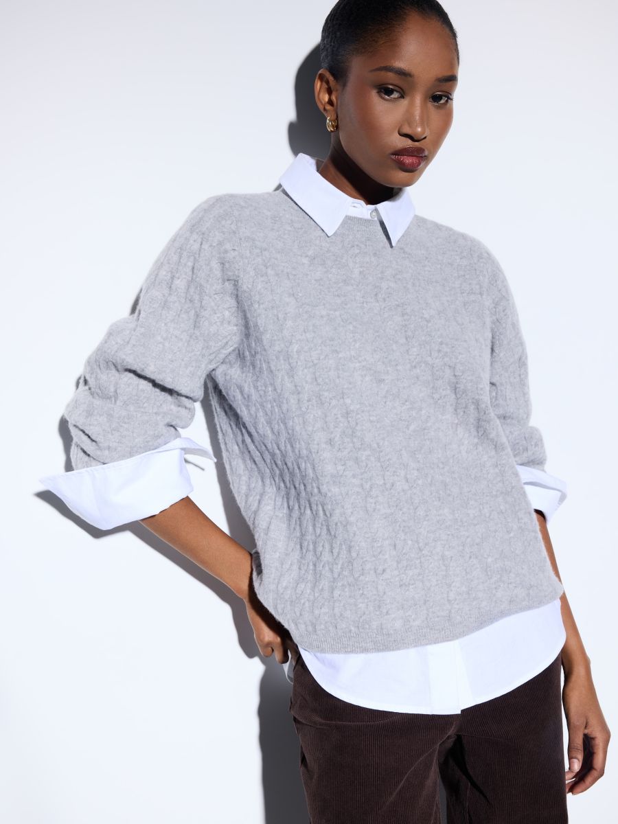 Wełniany szary sweter