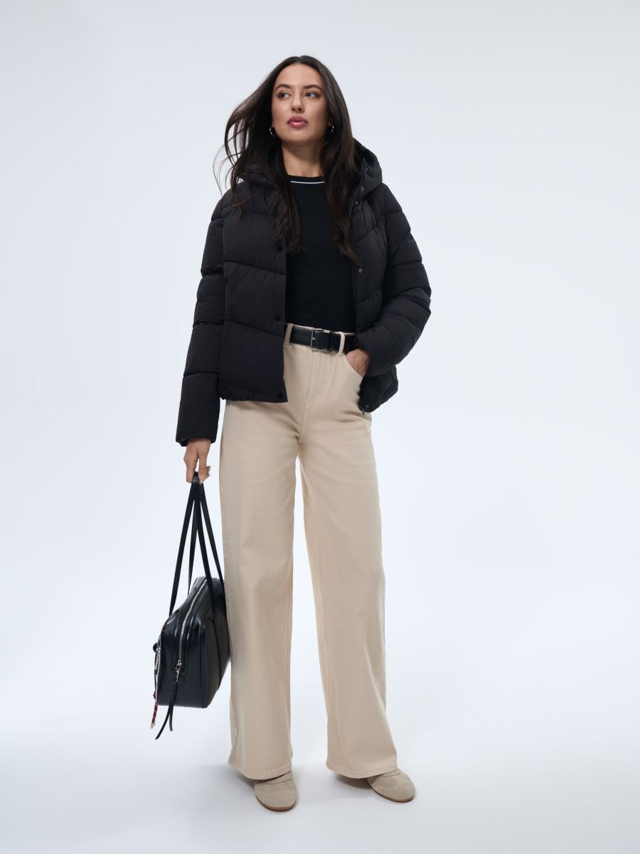 Pikowana czarna kurtka