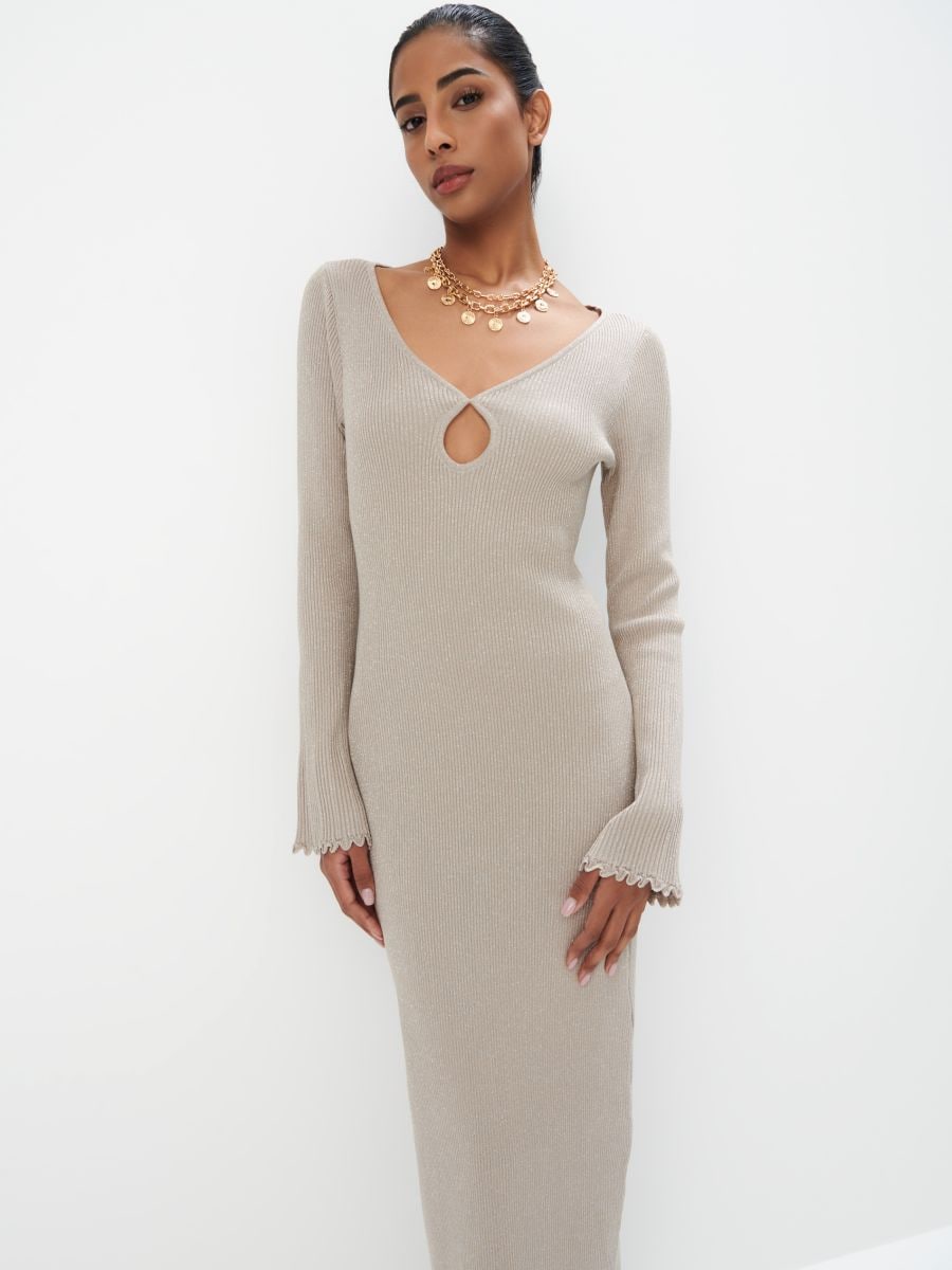 Sukienka midi z metalizowaną nitką