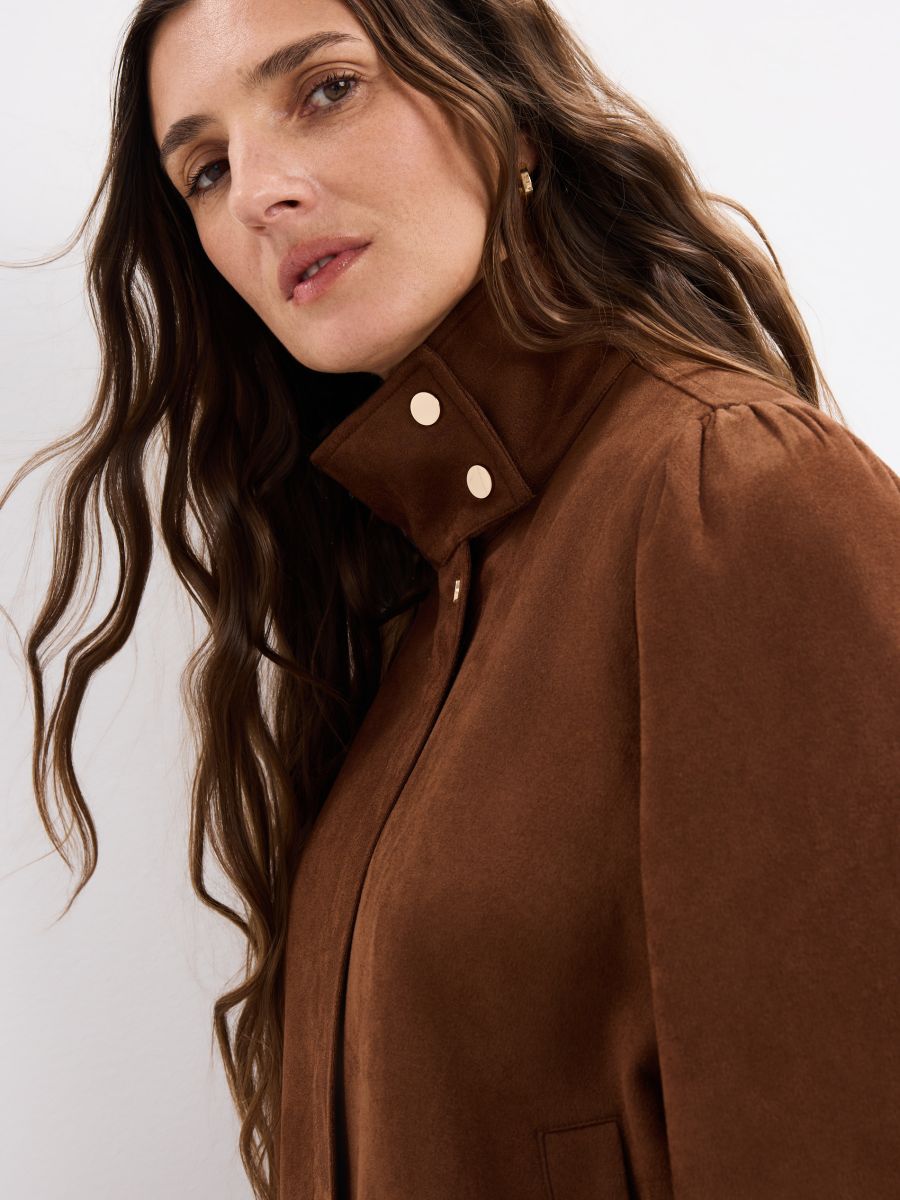 Brązowa kurtka typu biker