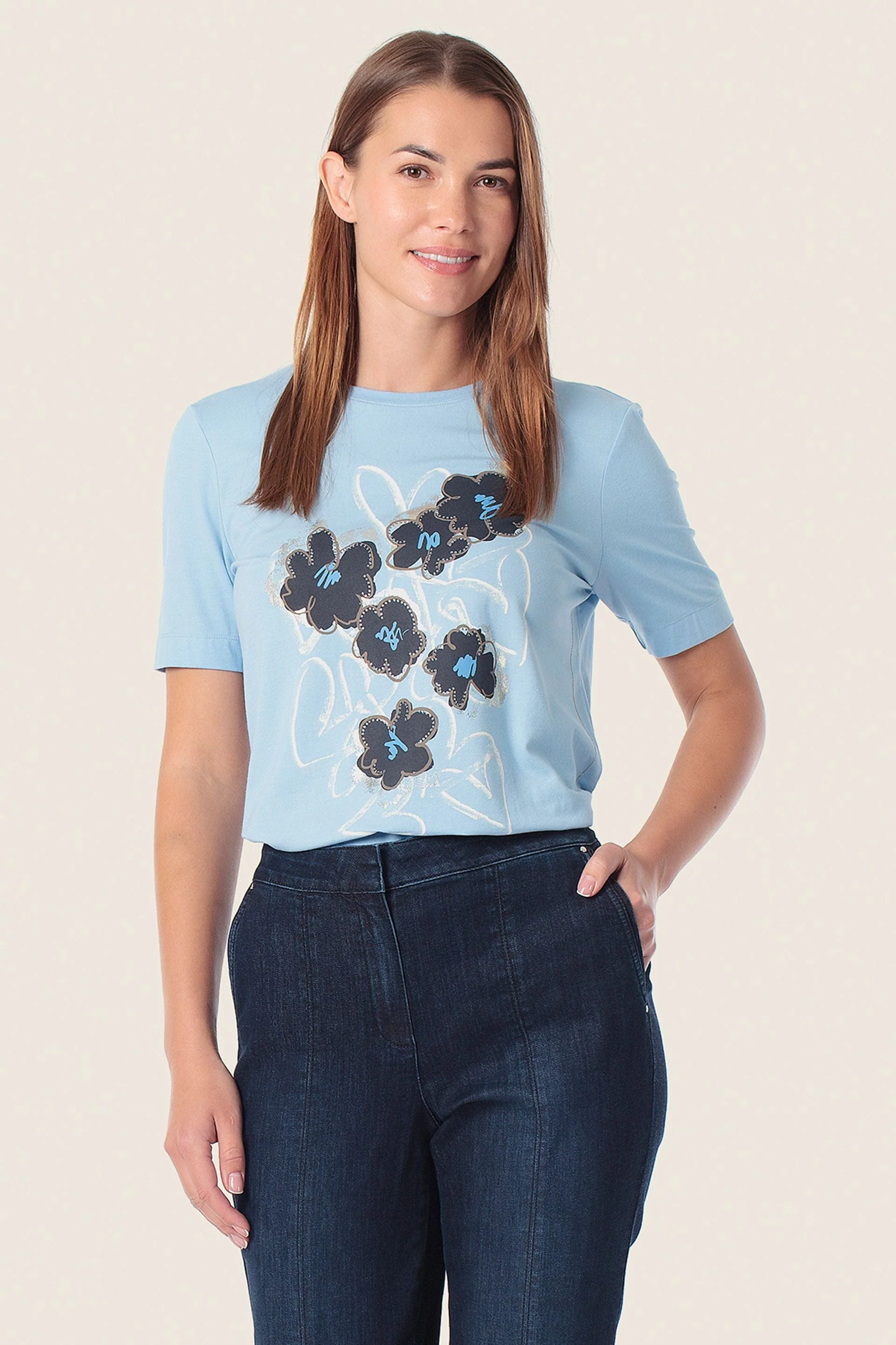 T-Shirt mit Blumen und Herzen