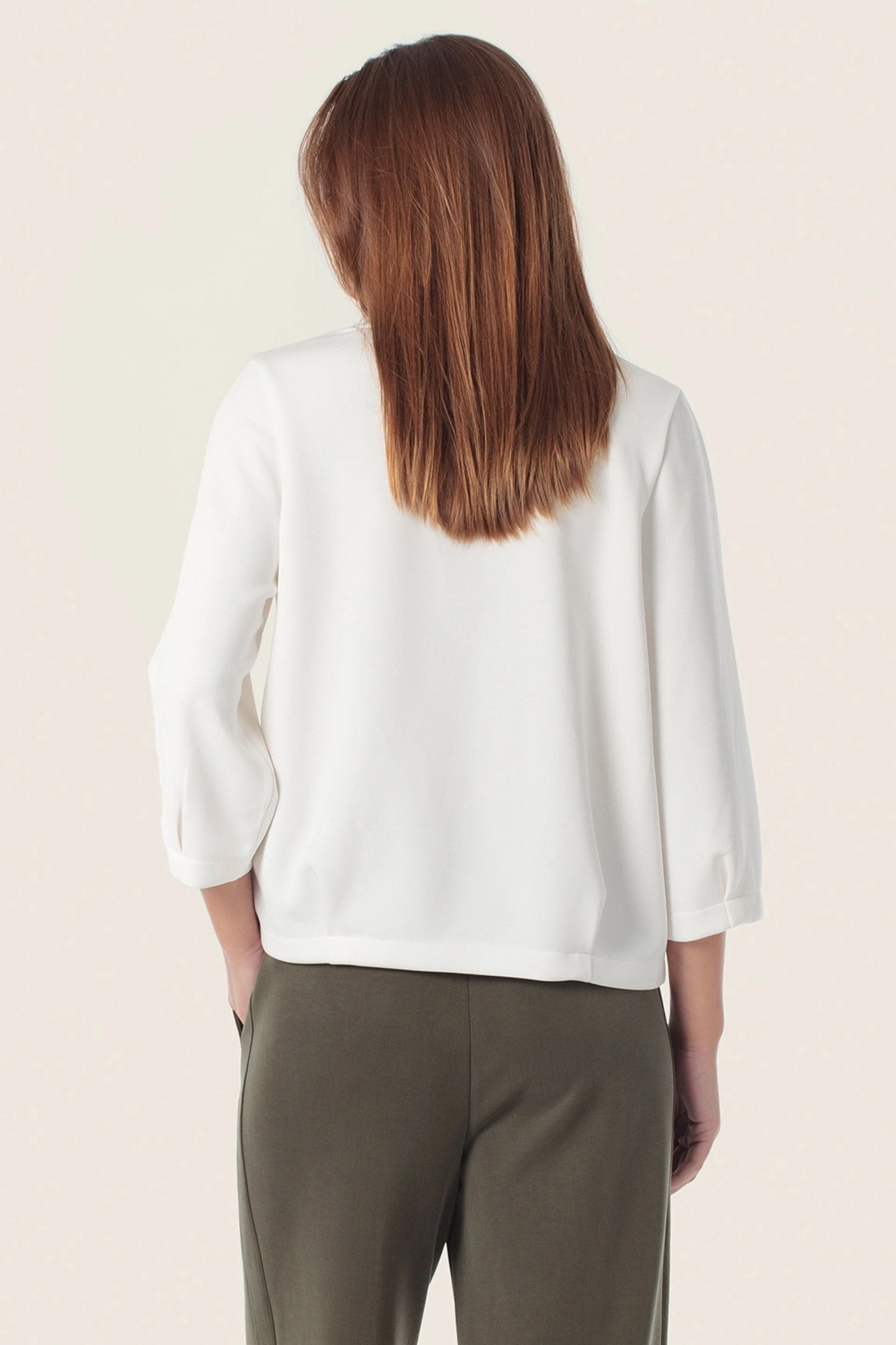 Leichtes Sweatshirt mit V-Ausschnitt